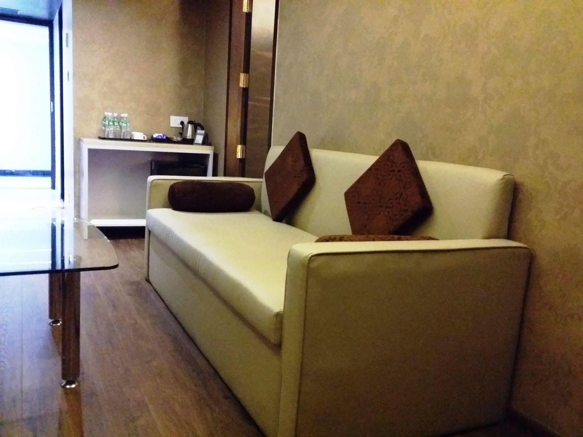 Tiruchirappalli Hotel Oxina Lygon מראה חיצוני תמונה
