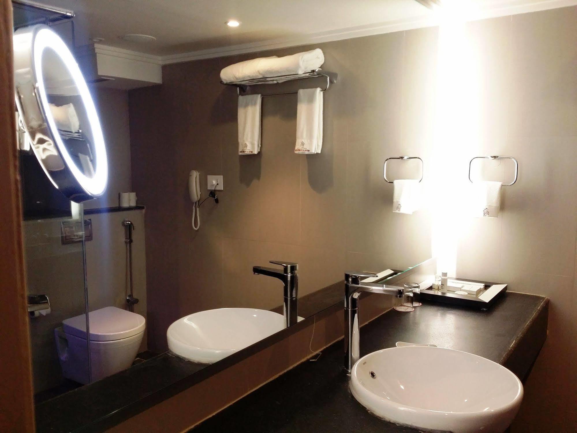 Tiruchirappalli Hotel Oxina Lygon מראה חיצוני תמונה