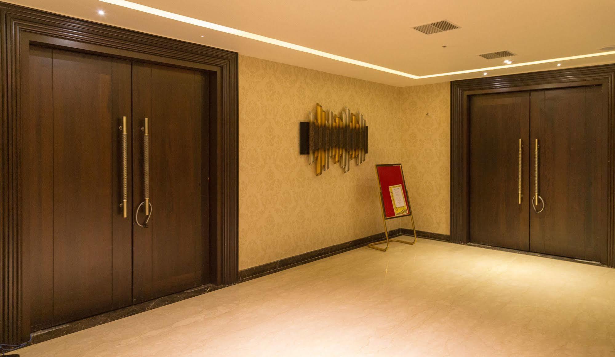 Tiruchirappalli Hotel Oxina Lygon מראה חיצוני תמונה